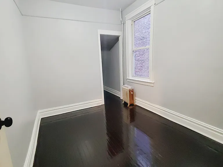 209 Grant Ave #1E — Photo 4
