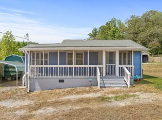 1026 Dry Valley Rd, Rossville, GA 30741