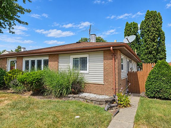 3rd image of 660 163rd St