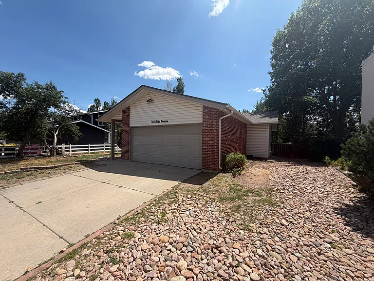 3819 S Midsummer Ln — Photo 2