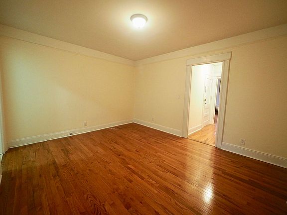 4th image of 34-27 37th St Unit 1-L