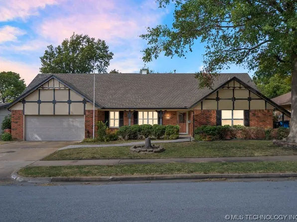 7035 E 52nd Pl, Tulsa, OK 74145