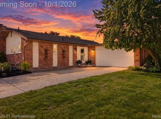 36471 Gardner St, Livonia, MI 48152