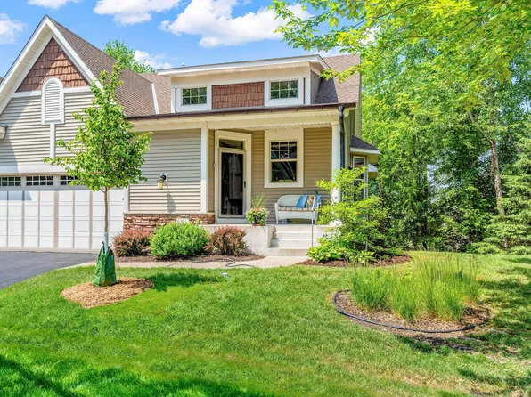 5121 Wild Marsh Dr, White Bear Lake, MN 55110