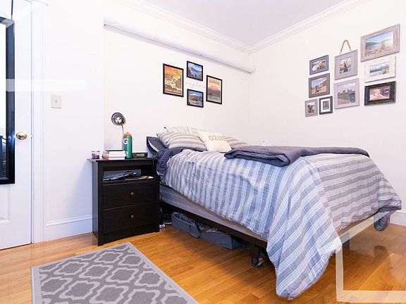 4th image of 19 Glenville Ave #29