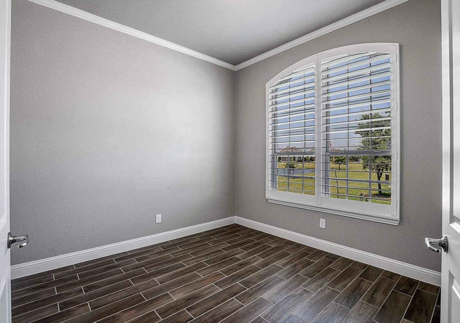 Breathtaking 3 Bedroom Home Overlooking the Community Lake in Celina! — Photo 3