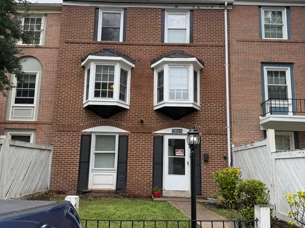 7925 Central Park Cir, Alexandria, VA 22309