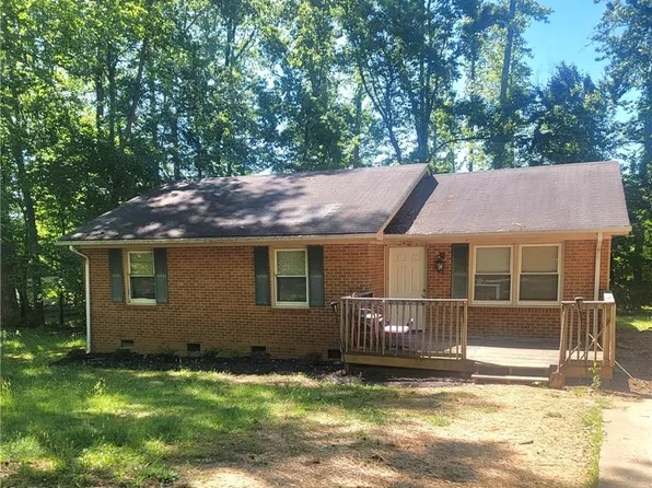 5409 Pine Level Dr, Browns Summit, NC 27214