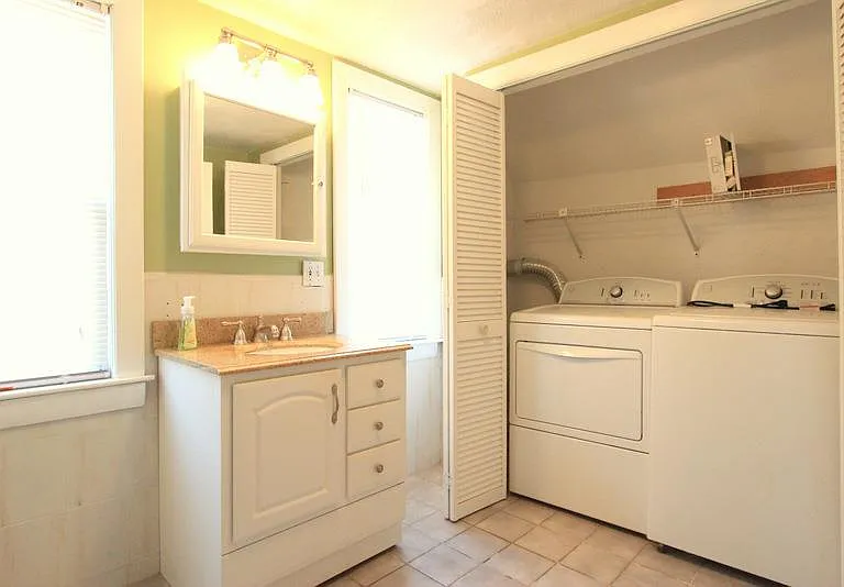 97 Electric Ave #2 — Photo 8