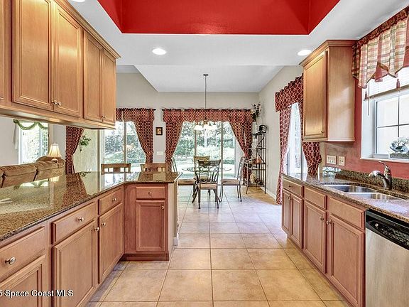 4th image of 5209 Eleuthra Cir