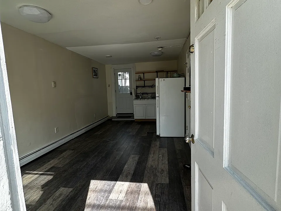 335 Academy Ave #1