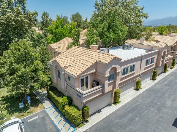 25130 Steinbeck Ave Unit E, Newhall, CA 91381