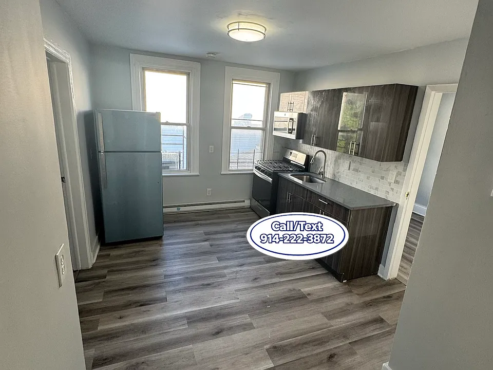 113 Webster Ave #3