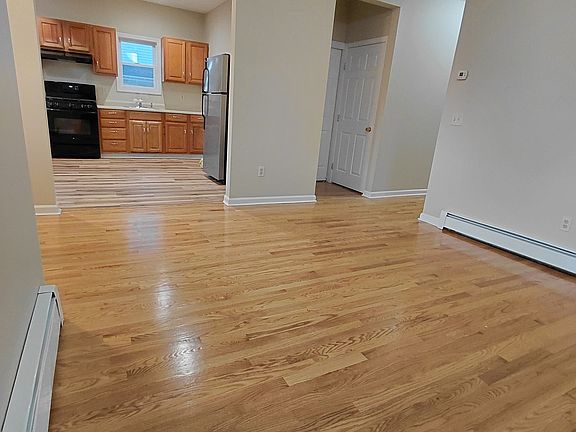 5th image of 99 Garfield Ave #1