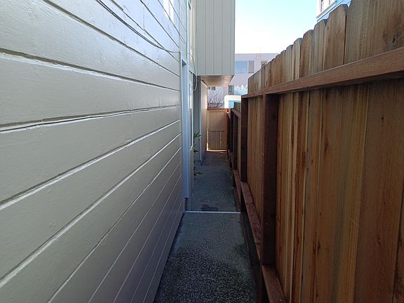 3rd image of 1253 47th Ave