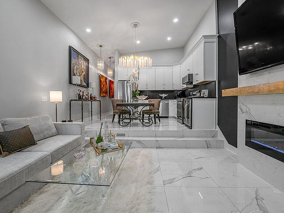 3rd image of 514 W Short St #103