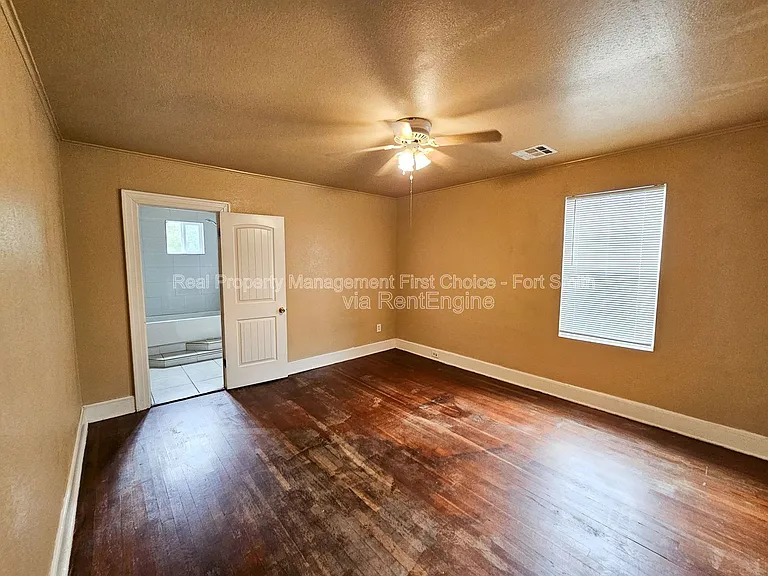 1008 S 23rd St — Photo 14