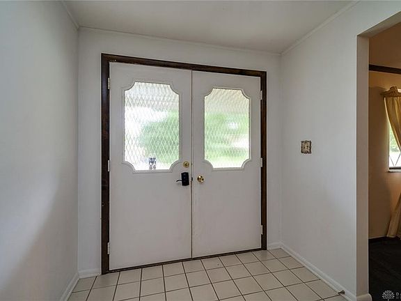3rd image of 1850 Highland Meadows Dr