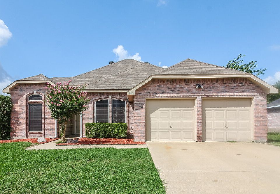 1st image of 213 Woodcreek Dr