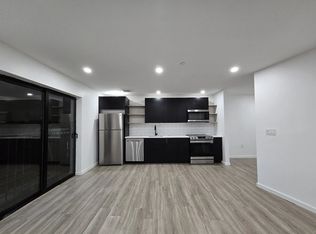 555 Market St #1B, Newark, NJ 07105