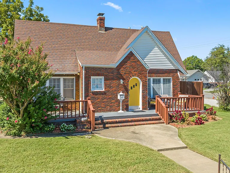 1506 S Florence Pl — Photo 32