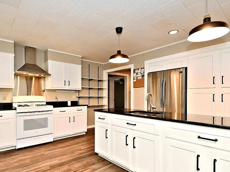 550 N Sanatoga Rd — Photo 29