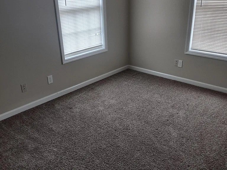 652 Connors Cv — Photo 16