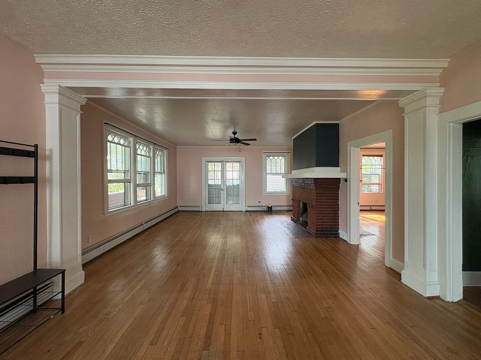 1 bed, 1200 sqft, $2,300 — Photo 4