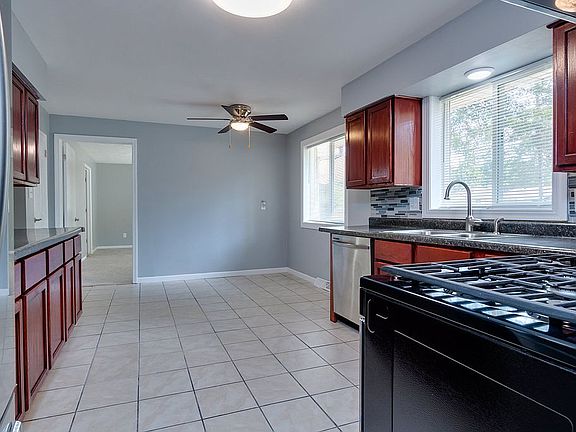 kitchen dinning area