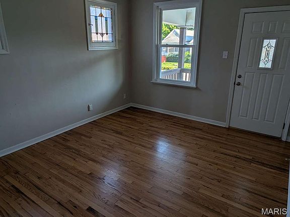 3rd image of 6231 Fyler Ave