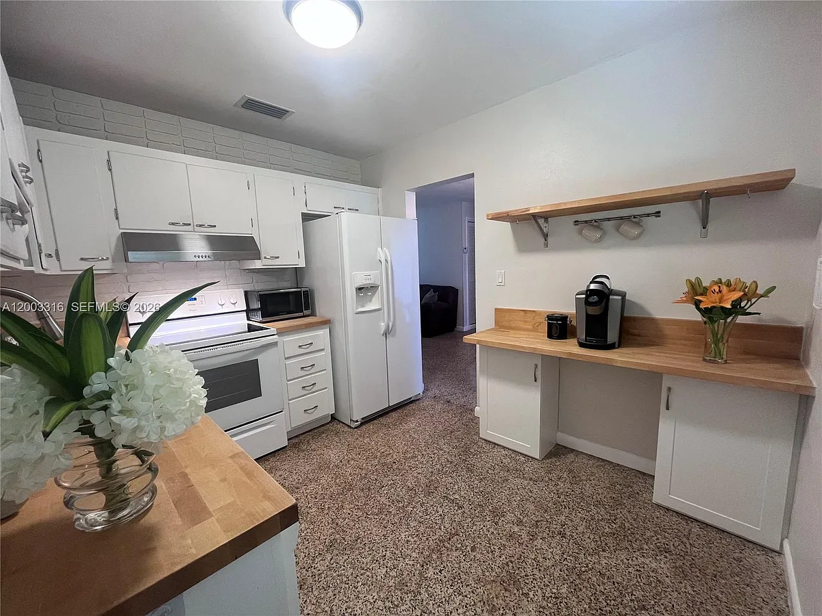 Building Photo - 9840 SW 165th Ter