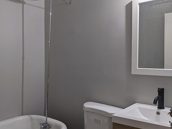 3rd image of 5004 Herman Ave #1