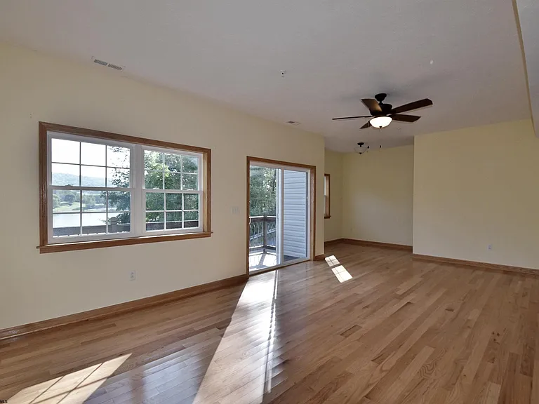 208 Timber Ridge Rd — Photo 6