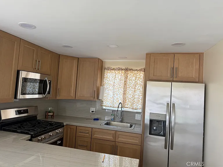 22914 Cantlay St — Photo 3