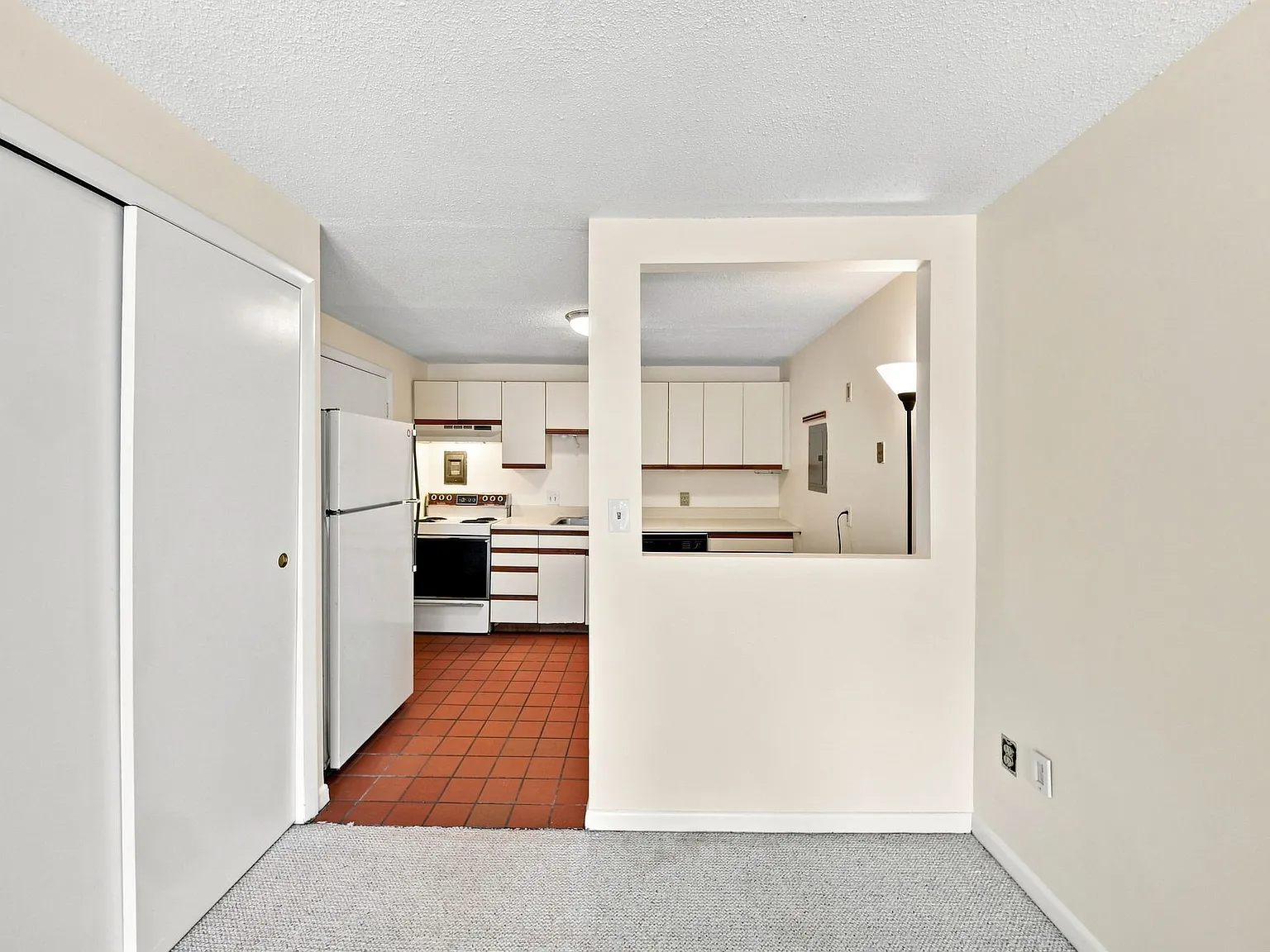 2 bed, 890 sqft, $2,950 — Photo 2