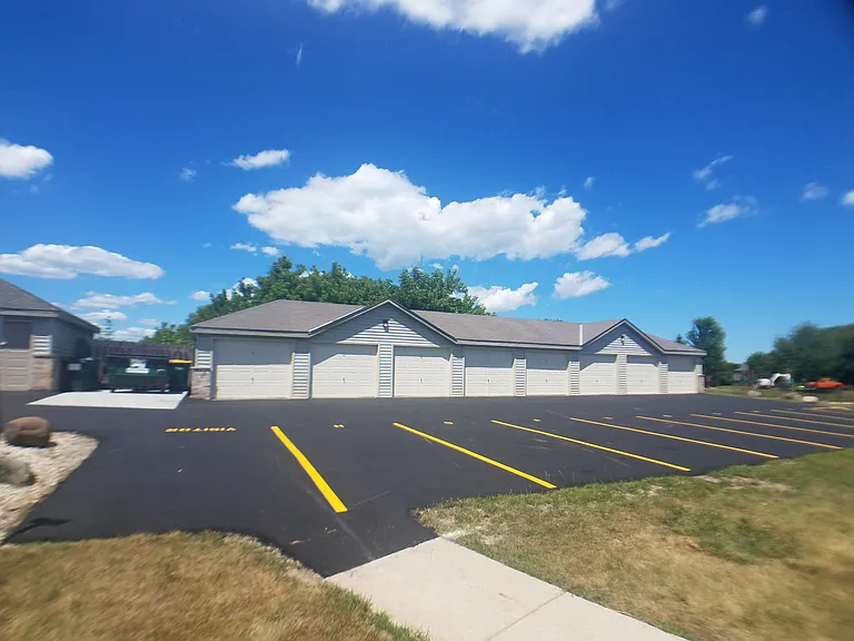 W171S7576 Lannon Dr #H — Photo 8