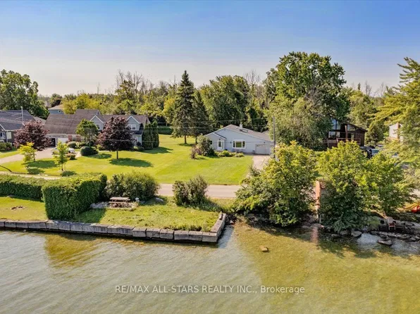 35 Lake Dr E, Georgina, ON L4P 3E9