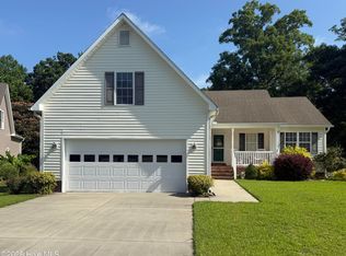 208 Canterwood Ln, New Bern, NC 28562