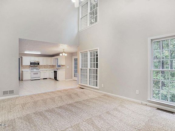 3rd image of 5523 Forest Dr