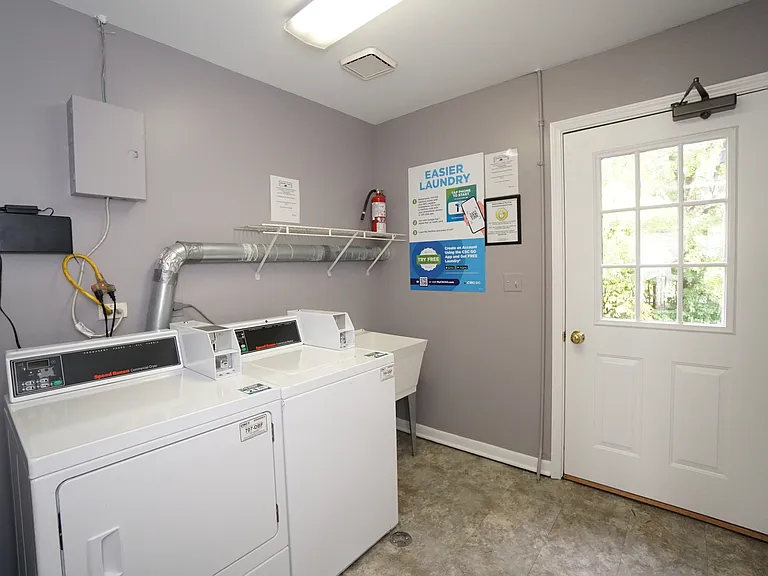 337 N Carter St #202 — Photo 14