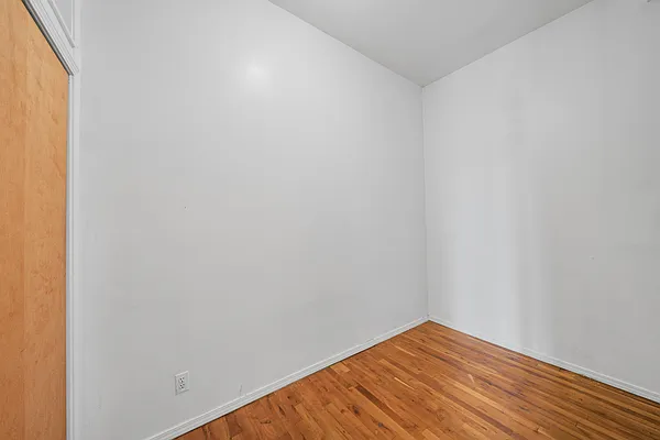 Rented by Vector New York, LLC | media 11