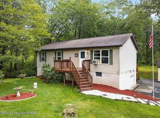 2269 Walnut Trl, Bushkill, PA 18324
