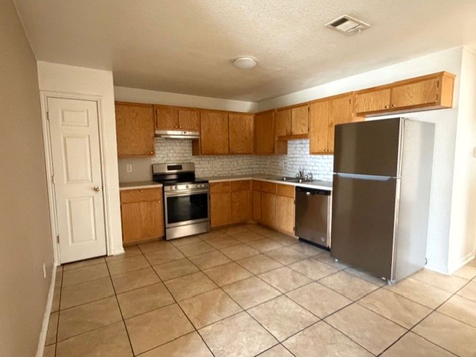 1st image of 3302 Alicante Ct #B