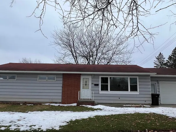 132 S Jackson Ave, Fredericksburg, IA 50630