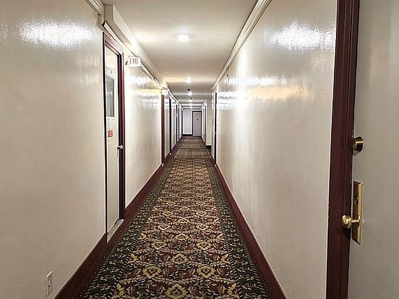 3rd image of 40 Brighton 1st Rd APT 5D