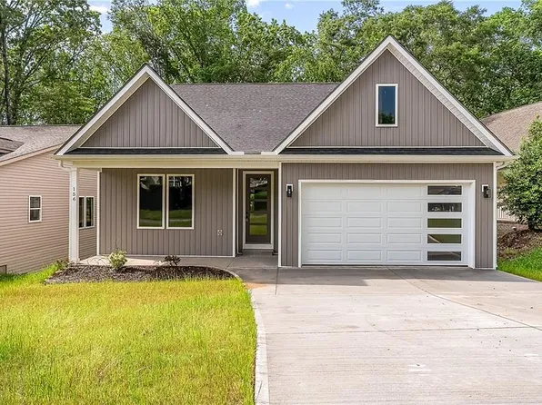 156 Grand Oak Cir, Pendleton, SC 29670