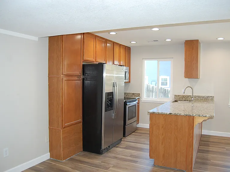 12655 Elm St — Photo 5