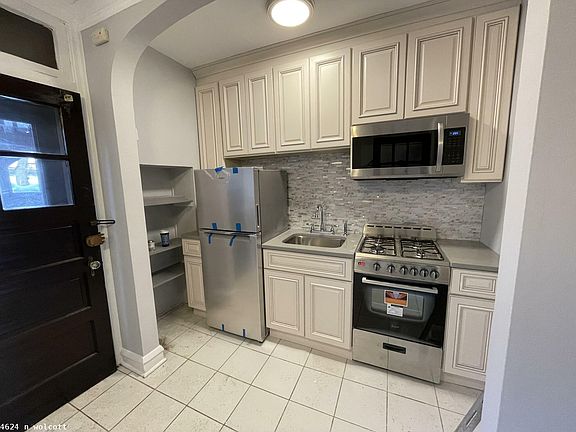 2nd image of 4624 N Wolcott Ave #118