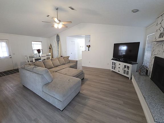 3rd image of 120 Fox Ridge Rd