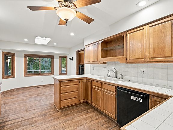 5th image of 4516 Hillside Ct